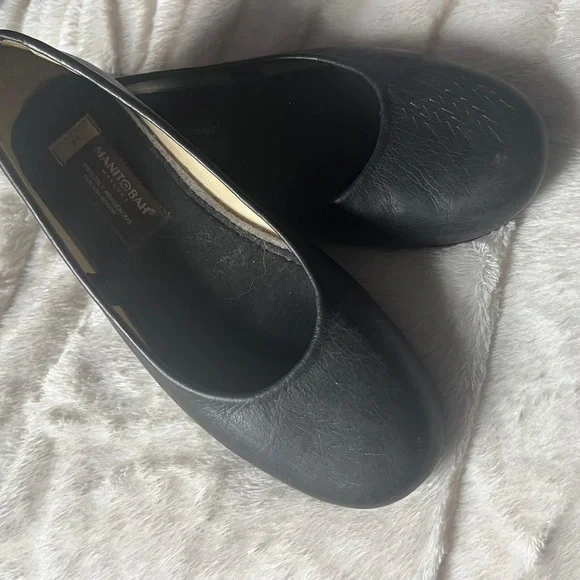 New shoe - Picture 1 of 4